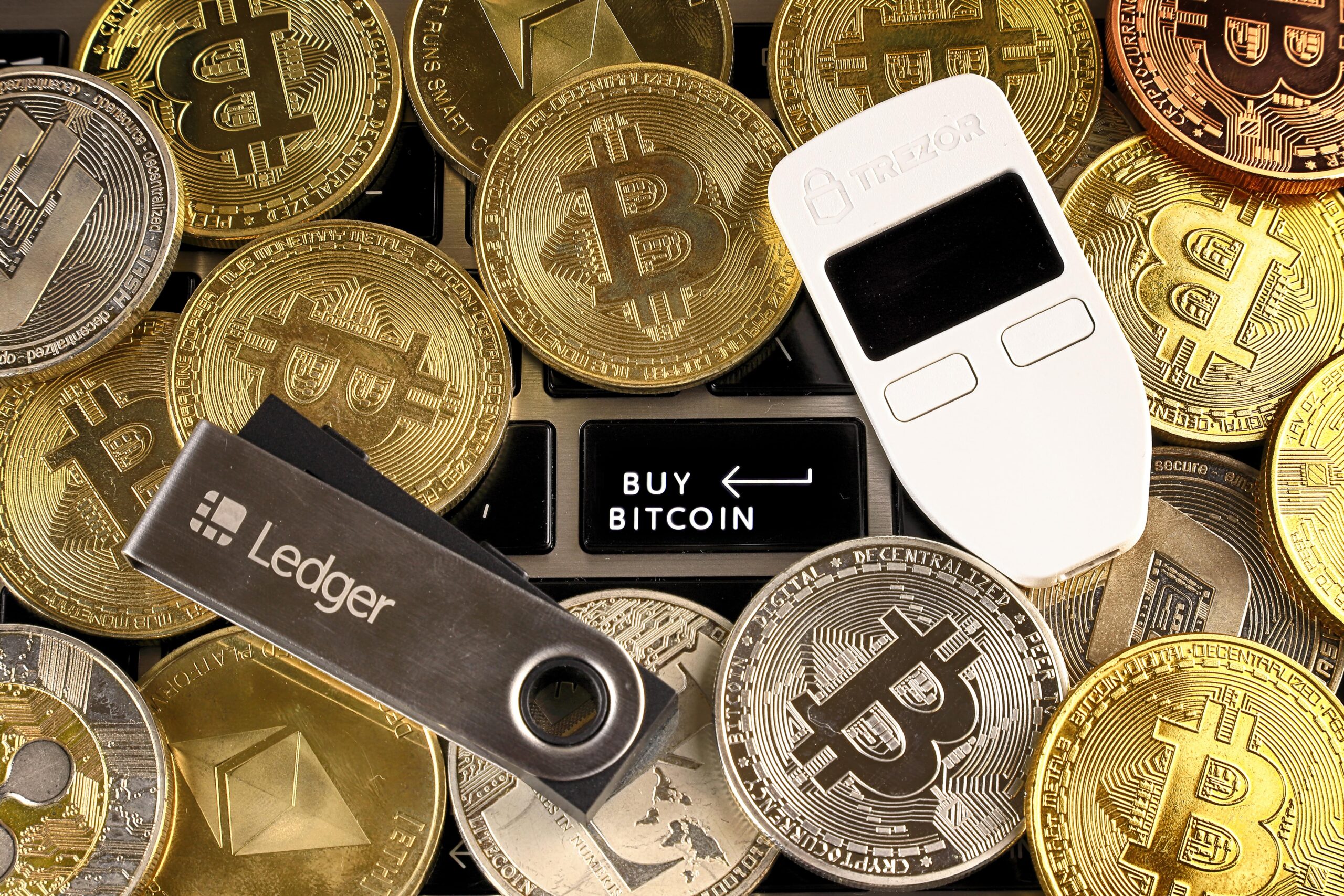 Ledger với Trezor